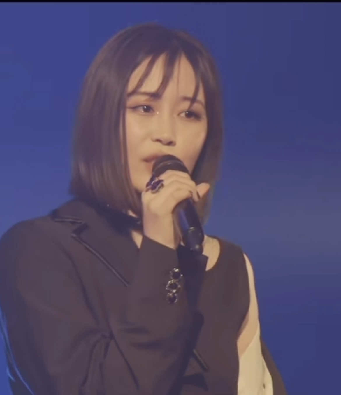 この歌好きだったんだよなぁ🥹 鷲尾伶菜 太陽と向日葵 Reina Washio Request Live #鷲尾伶菜#太陽と向日葵#FLOWER#fyp#おすすめにのりたい