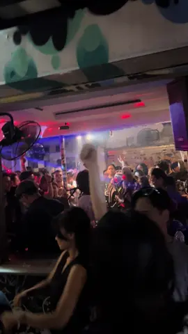 Angkat sekali lagi gelasmu kawan 🍻 #tilldropbar  #tilldrop_prawirotaman  #prawirotamanjogja 