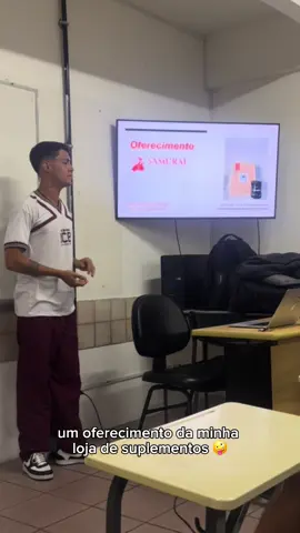 Divulgando minha loja até viralizar, parte 3!🤣 Segue lá 👇🏼 @Samurai.suplementos #marketing #suplementos #faculdade #apresentacao #creatina