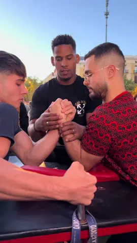 Muy fuerte #parati #strong #calisthenics #training #armwrestling 