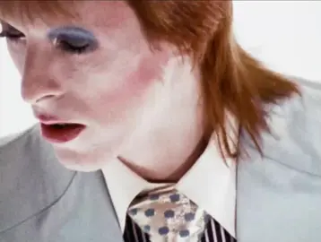 IM NEVER USING ALIGHT MOTION AGAIN💔💔 it took me 2 hours just to look ass | #DAVIDBOWIE #davidbowietiktok #ziggystardust #rock #ripdavidbowie #alladinsane #halloweenjack #davidbowieedit #davidbowieforever #fyp #fouryou #edit #lifeonmars #istherelifeonmars 