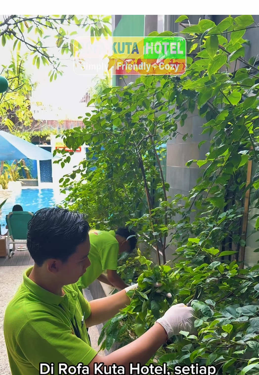 Hijau adalah warna kehidupan. Saat kita sedang menjaga diri kita sendiri. Mulailah dari hal kecil: menanam, merawat, menjaga. Karena satu tanaman bisa membawa sejuta harapan untuk bumi. #rofakutahotel #menjagaalam #hotelpromo #hotelbali #staycation 