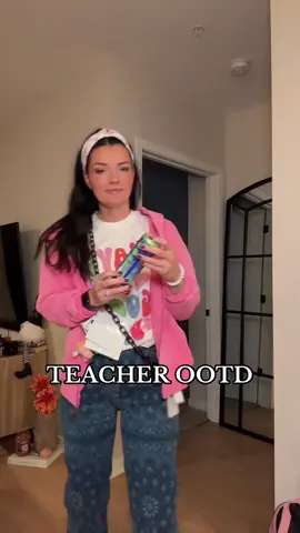HAPPY THURSDAY FRIENDS!! My outfit is linked to my LTK🫶 #specialeducationteacher #teachersofinstagram #teacherootd #fyp @Alani Nutrition @Amazon Fashion @abercrombie @BAGSMART @SaveTheGirls 