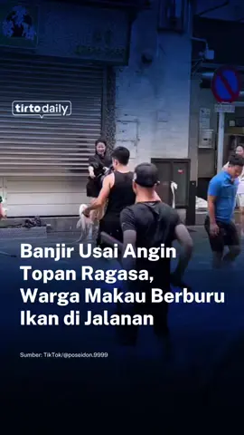 Sejumlah rekaman yang beredar di media sosial memperlihatkan penduduk Makau sedang berburu ikan di jalanan usai angin Topan Ragasa melanda, Rabu (24/9) waktu setempat. Gelombang air akibat badai berhasil menyapu ikan-ikan untuk masuk ke jalanan tempat tinggal warga. Puluhan orang terlihat sibuk menangkap ikan di sepanjang jalanan kota yang masih terendam banjir. Beberapa di antaranya bahkan ada yang mambawa kayu hingga saringan untuk menangkap ikan. Pusat Operasi Perlindungan Sipil melaporkan banyak insiden yang terjadi setelah badai, termasuk pohon tumbang. Sebagai tindakan pencegahan, perusahaan listrik setempat memutus aliran listrik di sejumlah wilayah yang terdampak banjir. Sedikitnya empat orang dinyatakan terluka. Otoritas Makau terus mengimbau warga agar tetap berada di dalam rumah selama fase berbahaya ini. Badan Meteorologi dan Geofisika Makau menurunkan status Peringatan Gelombang Badai dari Merah ke Biru setelah ketinggian air surut hingga di bawah 0,5 meter. Sinyal topan juga diturunkan dari No 10 menjadi No 8 seiring pergerakan angin Topan Ragasa yang menjauh dari kota. Penulis/Editor: Indyra Yasmin #TirtoDaily #TDSC