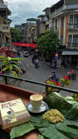 Thu Hà Nội, xôi cốm và cafe trứng  #xh #hanoi #thuhanoi #myndichill #mynbabie 