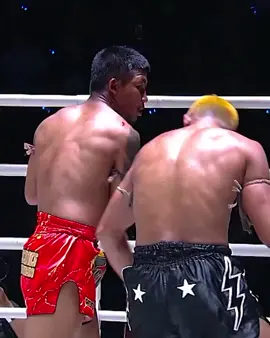 รถถัง VS ซุปเปอร์เล็ก#เปิดการมองเห็น #fyp #เทรนด์วันนี้ #นักมวย#ฟีดเถอะของร้อง 