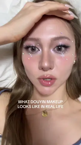 made this video bc ppl need to stop acting like pores and texture mean your makeup is bad. everyone has them, it’s normal.. of course I try to minimise the look but I will always have it ^-^