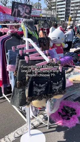 Instagram : babyboomer.2000  2 pop-ups / 2 locations ⚠️ September 26th to 28th 📍21 rue des Filles du Calvaire 75003 🕦11:30 AM - 8:30 PM ⚠️ October 20th to 26th 📍101 rue de Turennes 75003 🕦10:00 AM - 7:30 PM except Monday 4:00 PM - 7:30 PM