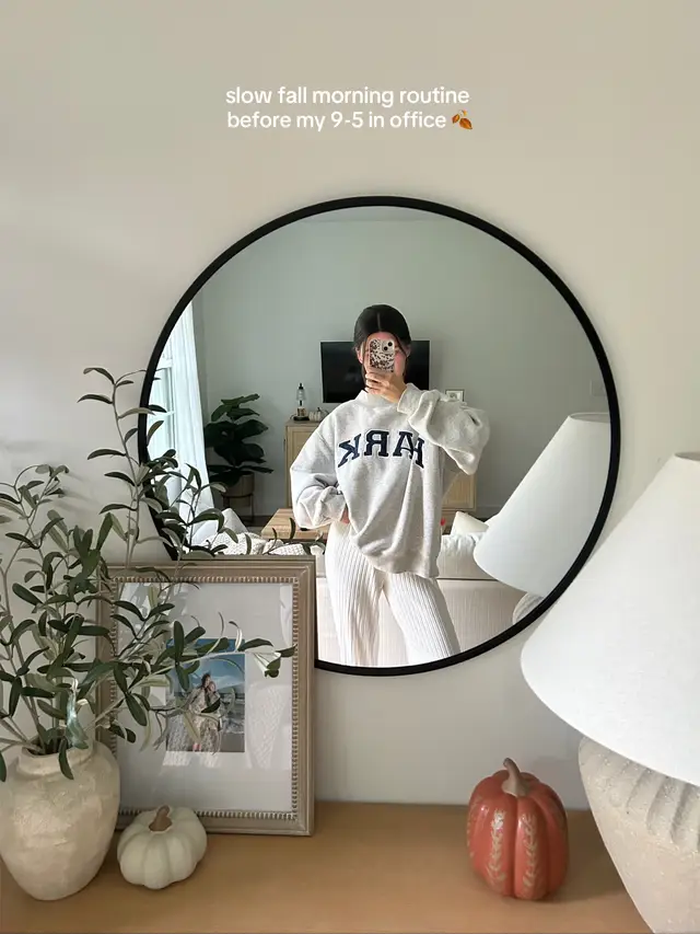 slow morning routine before the office!  #morningroutine #Vlog #morninginmylife #fallmorningroutine 