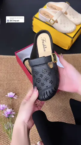 Trả lời @chuyên túi xách đẹp giày sục trung niên mang êm chân lắm nè #giaynu #giaysuc #suc #sucnu #giaytrungnien 
