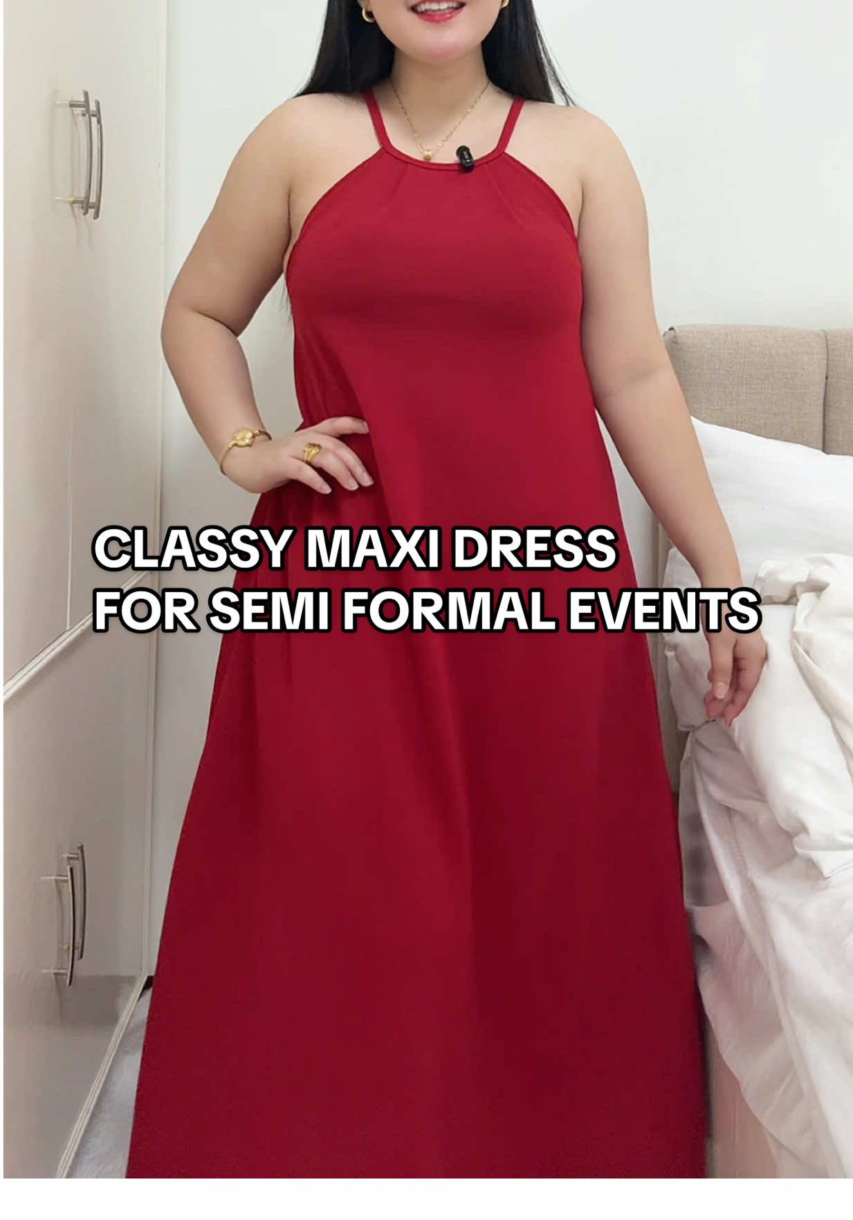 Omg ang ganda ng maxi dress na to! Halter style kaya very classy & sosyalin ang dating, parang mamahalin kahit budget-friendly lang! #maxidress #longdress #reddress #classydress #mididress 