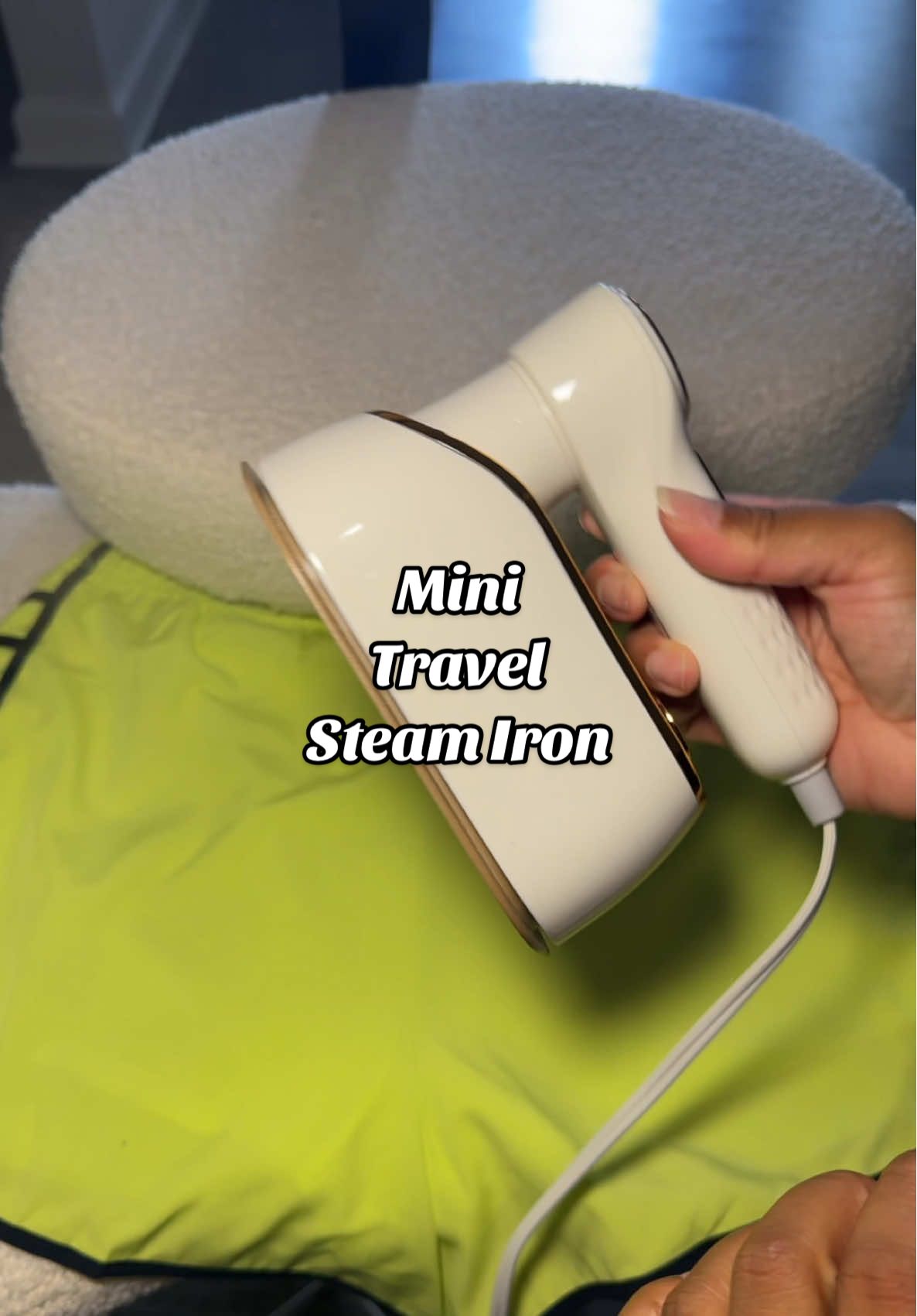On-the-go Steam Iron #iron #travel #traveltiktok #tiktokshopfinds #tiktokshopcreatorpicks 