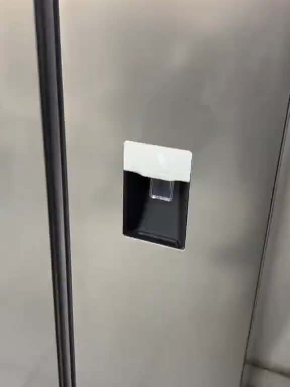 Geladeira Refrigerador Side By Side Philco Eco Inverter Frost Free Smart Cooling 486L Inox  Muito mais prática, a Geladeira Side By Side da Philco conta com dispenser de água, assim, você tem água sempre geladinha sem a necessidade de abrir a porta. Além disso, eficiência energética e possui compressor inverter, ou seja, muito mais econômica, silenciosa e durável. 👉 Quer garantir o seu? Comente “QUERO” que eu mando o link direto pra você! ✅COMPRE AQUI🔗 https://br.shp.ee/7xz12o1?smtt=0.0.9 #GeladeiraPhilco #SideBySidePhilco #GeladeiraInox #FrostFreePhilco #GeladeiraSmartCooling #GeladeiraEcoInverter #CozinhaModerna