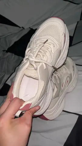 #runningshoes #rubbershoes #joggingshoes #fyp #trending 