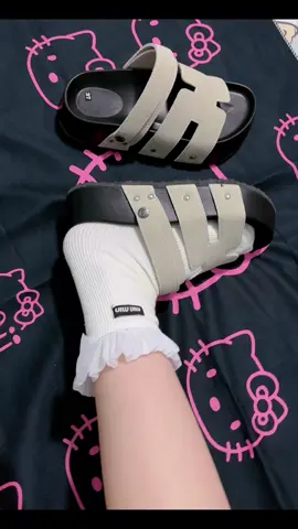 Dép sandal xinhh #reviewgiaydep #chiendichnhasangtao #cuocduanhasangtao #saleluongve 
