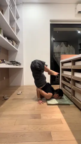 Tibatiba bisa chinstand WKWKWKA feat backsound aneh dari @Fe 😭🙏🏻 #yoga #yogatok #chinstand 