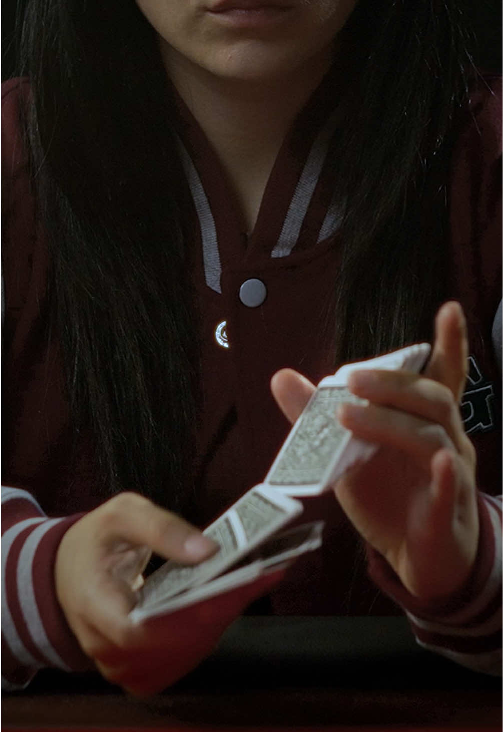 ¡Acertasteis! Perfectos Mentirosos, la película, se estrenará en Prime Video con Irene Balmes interpretando a Jude. You were right. Perfectos Mentirosos, the movie, will be launching on Prime Video with Irene Balmes playing Jude.