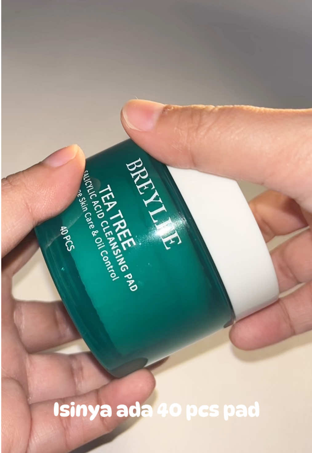 Cleansing pads ini bikin step cleansing jadi super gampang dan hemat waktu. #benaturalbeyou #semuamaupakaibreylee 