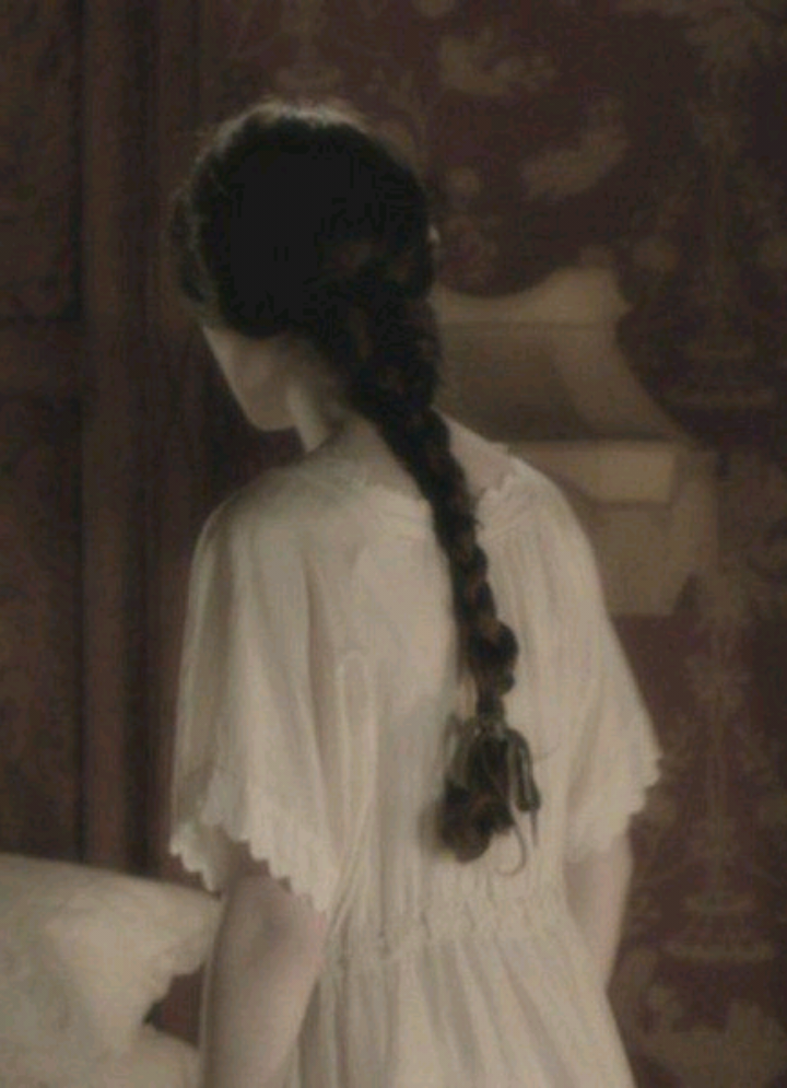 My poor darling has suffered so much with her love life only to end up being divorced [cry] [#DOWNTONABBEY] The last slideshow I did got some misunderstandings about Thomas 😔 Please read my explanation first before commenting rude things 🙁 #marycrawley #matthewcrawley #eldestdaughtersyndrome #foryoupage 