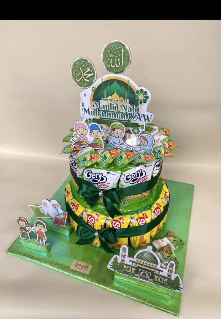 Tutorial snack cake / snack tower mini 2 tingkat 💚✨  #snackcake #snacktower #kadoultah #tutorial #idehadiahkreatif 