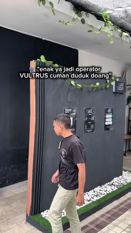 meanwhile... #fyp #vultrusroom #vultrusgamecinemaroom #vultrus #fyppppppppppppppppppppppp 