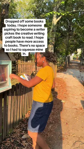 Can you tell how happy I was to do this from the smile on my face? As a writer, I want to build a strong community of readers and to give in any little way that I can. One book, two books, I believe it starts from somewhere ☺️ 📚 #writertok #read #readingcommunity #BookTok #authortok 
