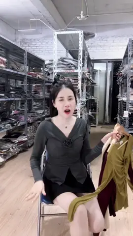 Áo thun đính hoa chất tăm lạnh#thuthaofashion #aothuntaydainu #aonu #aothunnu 