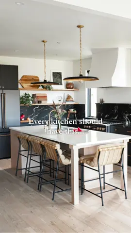 The most memorable spaces feel personal. Just as your wardrobe reflects your taste, your kitchen should too. CAFÉ helps you bring that vision to life with customizable finishes and design-forward details that make your kitchen look like it belongs to you - and no one else. Featuring our appliances in Matte Black with Brushed Bronze hardware. Design: @villagehyggedesign Photography: @gcalebjones