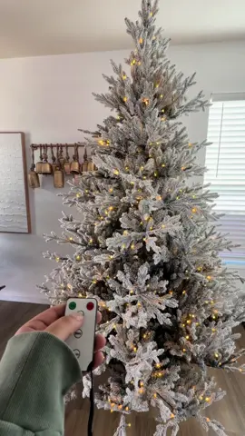 ✨When the snow-flocked tree looks THIS magical, you don’t even need the North Pole ❄️🎄 #HomeDepotFinds #ChristmasTreeGoals #HolidayDecorInspo #BudgetFriendlyChristmas #SnowFlockedTree