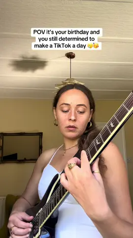 It’s my birthday and I still wanna do a lil post for ya’ll 💪  This one is a cover of the jazz standard ‘All of me’  So here is all of me in white on my 31st year around the sun 🌞  🧖🏽‍♀️🫶 #singer #fyp #singing #birthday #allofme 