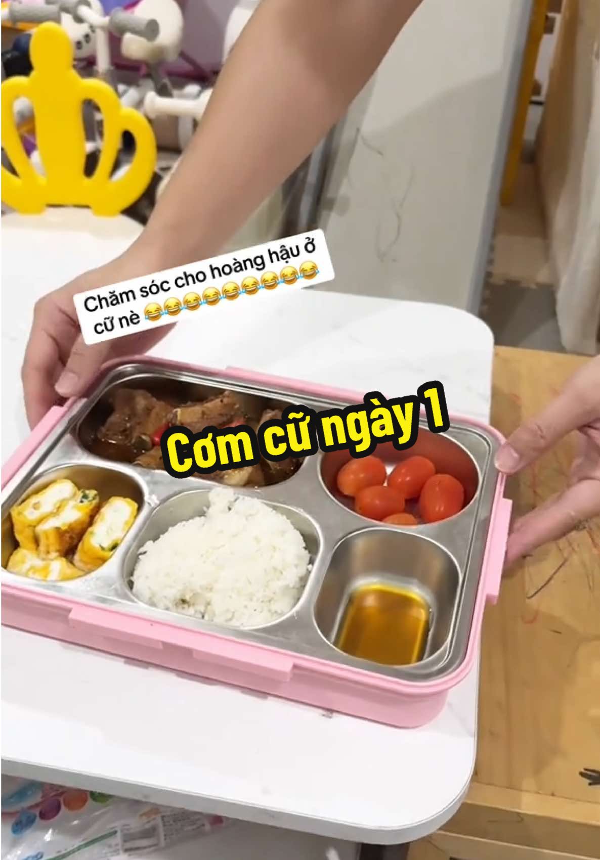 4 năm bổn cung đẻ cho nhà ngươi 3 đứa, thì cố mà chăm sóc cho bổn cung :v #sonsovo #mevabe #bobimsua 