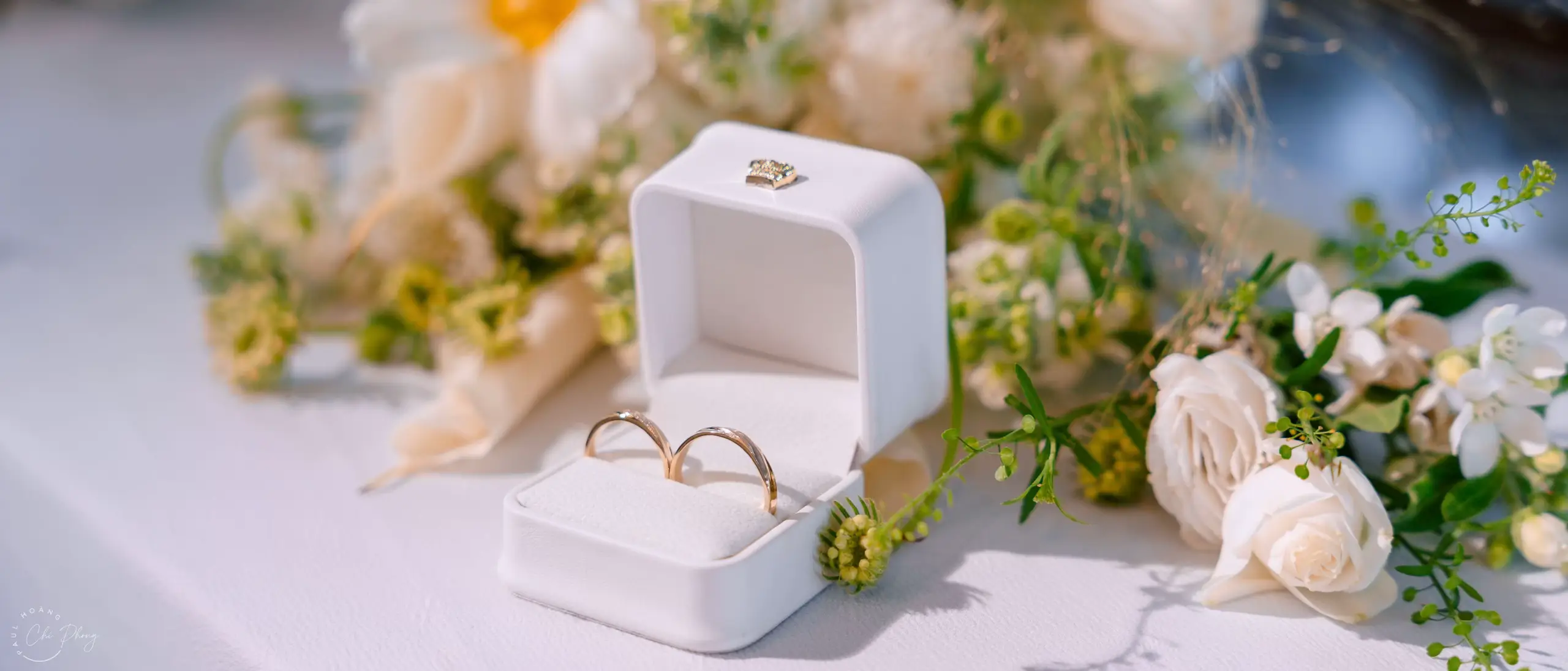 Hôm nay thật nhanh chóng để lên màu nhẹ cho cặp nhẫn cưới này, thực sự mình rất là ưng. Bản thân mình chưa lập gia đình nên mỗi lần đi chụp lễ cưới trong đầu hiện lên bla bla khung cảnh trong Lễ cưới của mình🤗 #lecuoiconggiao #psc #chupanhcuoi #fyp 