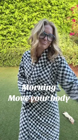 Let’s spread some positivity ❤️ Let’s go ladies get up!!!  #thursday #positivity #dance #moveyourbody #morningroutine 