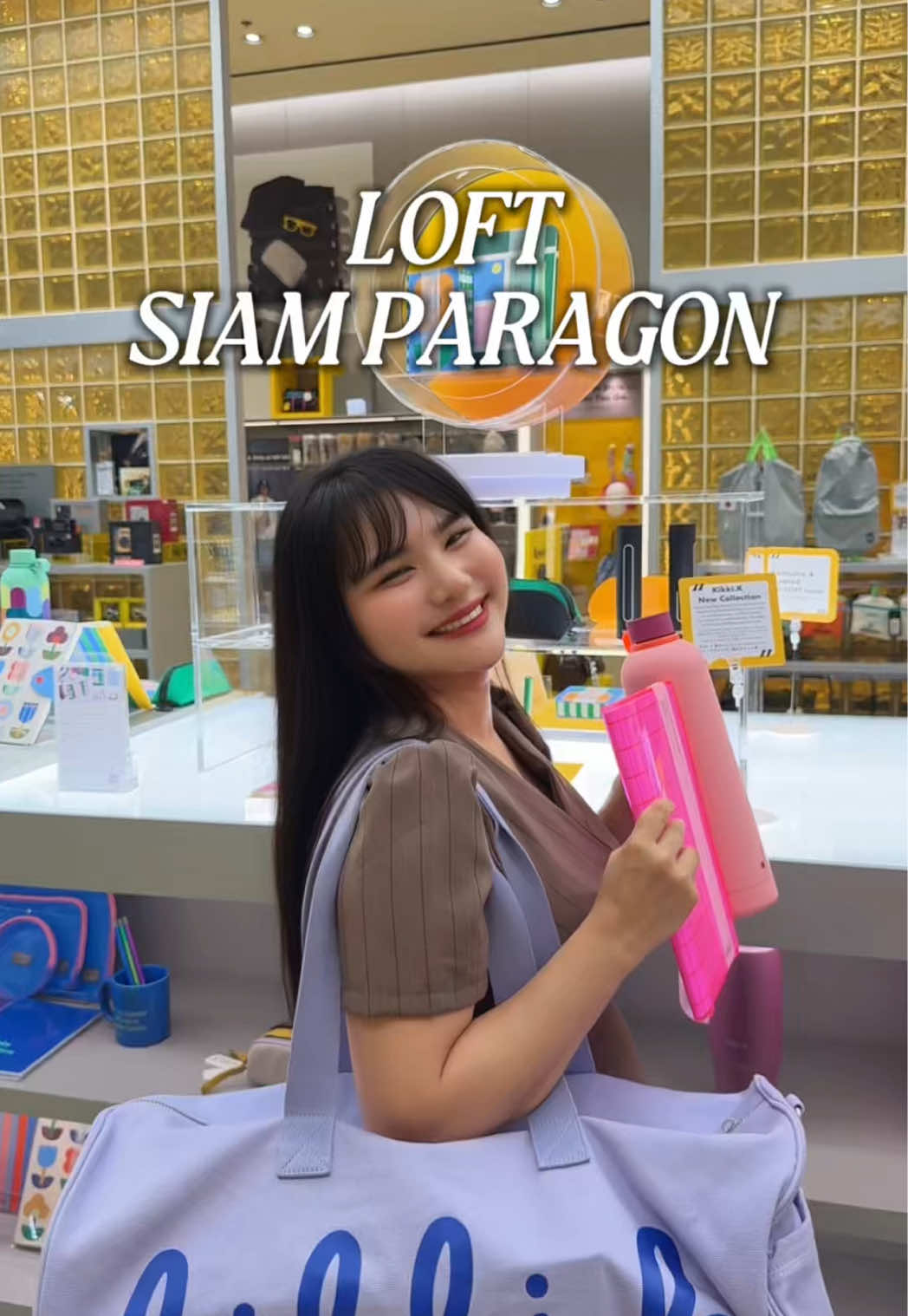 LOFT สยามพารากอน อัปเดตโซนใหม่ & ไอเท็มสุดปัง ✨ ทั้ง Matcha Corner เอาใจคนรักชาเขียว 🍵, คอลใหม่จาก kikki.K สายมินิมอลต้องเลิฟ, แกดเจ็ตล้ำๆ ที่ทั้งเก๋และใช้ได้จริง, รวมถึงกล้องวินเทจจิ๋ว, Sonny Angel สุดน่ารักฮีลใจ และกระเป๋า + แก้วน้ำดีไซน์มินิมอลที่ต้องมีติดตัวไว้เลยค่ะ 🛍️ มา LOFT พารากอนที่เดียว ได้ครบทั้งแฟชั่น เทคโนโลยี และไลฟ์สไตล์! เลิฟมากกกก 💗 #LOFT #LOFTbangkok #EverydaySurprise #SiamParagon #JunieReview 