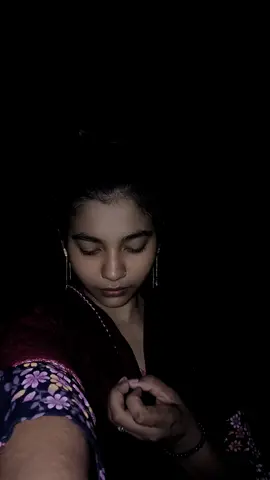 যেখানে সে আমাকে চায় না সেখানে আমি চেয়ে কি করব 😭😭😭