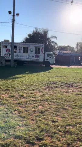 📸🇵🇾 ¡Ciudad Mujer Móvil estuvo hoy en Ypané! En la jornada de hoy, 25 de septiembre, recibimos en el Territorio Social 3 Nacientes al programa Ciudad Mujer Móvil, un espacio de servicios integrales para nuestras mujeres. ✅ Se brindaron atenciones en salud, orientación legal, contención psicológica y diversos servicios que fortalecen el bienestar y empoderamiento de las mujeres de nuestra ciudad. Desde la Municipalidad de Ypané celebramos y apoyamos estas iniciativas que contribuyen al desarrollo integral de nuestra comunidad. #CiudadMujerMóvil #MunicipalidadDeYpané #JuntosSomosYpané #CiudadHistórica #CorazóndelDepartamentoCentral 