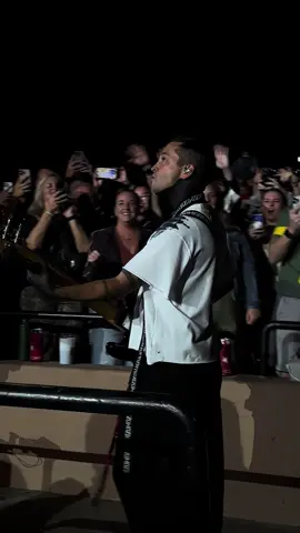 hi tyler what you doing #tylerjoseph #twentyonepilots #breachtour #fyp 