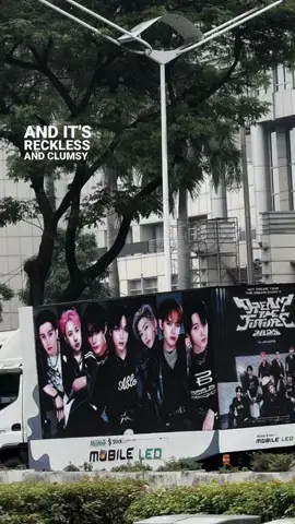 HEI KONSER BISA DIDEPAN RUMAH KU AJA GA☹️ #tds4jakarta #nctdream 