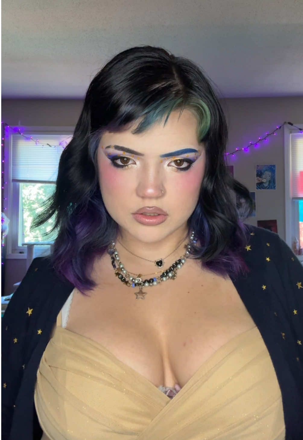 it’s my golden birthday :D #fyp #birthdaymakeup #alt #emo #bassdownlow #transition 