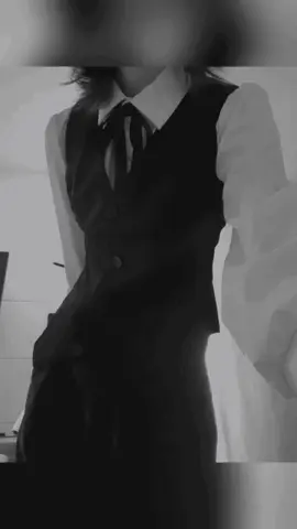 #SUITS #suits #eleganteoutfits #WOMEN #girlinsuit 