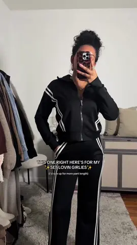 Obsessed, however I would size up next time for a longer pant 😩 but the lining detail 👏🏽 ON POINT & so sleek❤️‍🔥 #loungewear #loungewearset #loungewearstyle #falldealsforyou #tracksuitset 