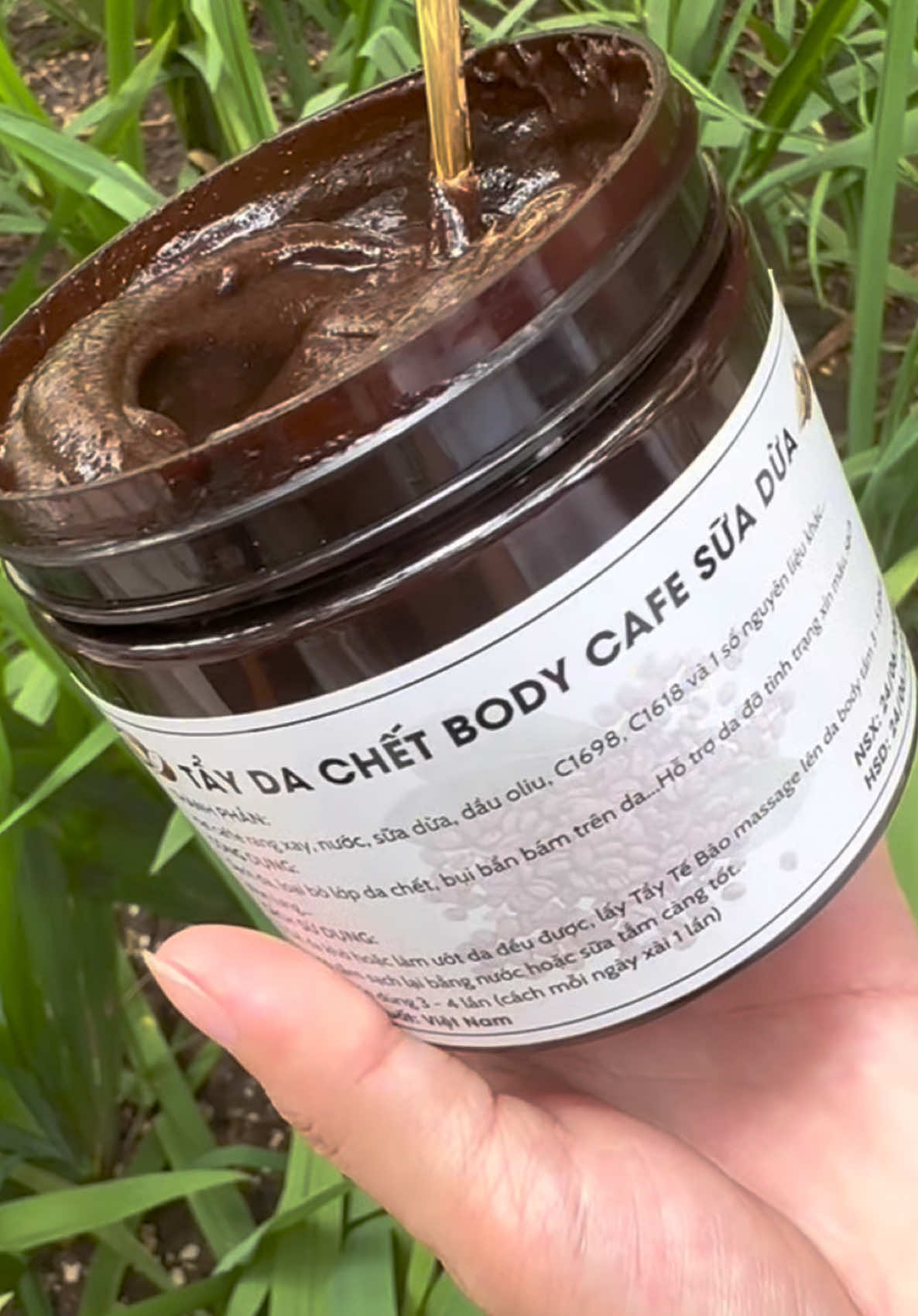 Trả lời @Nguyễn Danh Trà #ttb #taytebaochet #taydachet #lamdep dùng kem body hoài mà ko thấy cải thiện tone da thì nên kết hợp tuần 3-4 lần cái emmm TẨY TẾ BÀO CHẾT CAFFE SỮA DỪA này nhen mí bà 