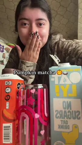 Tu señal para hacer un pumpkin matcha 🍵🎃 yo usé el creamer de @Chobani México 🫶🏻 #matcha #chobani #pumpkinspice #pumpkinmatcha #oatly 