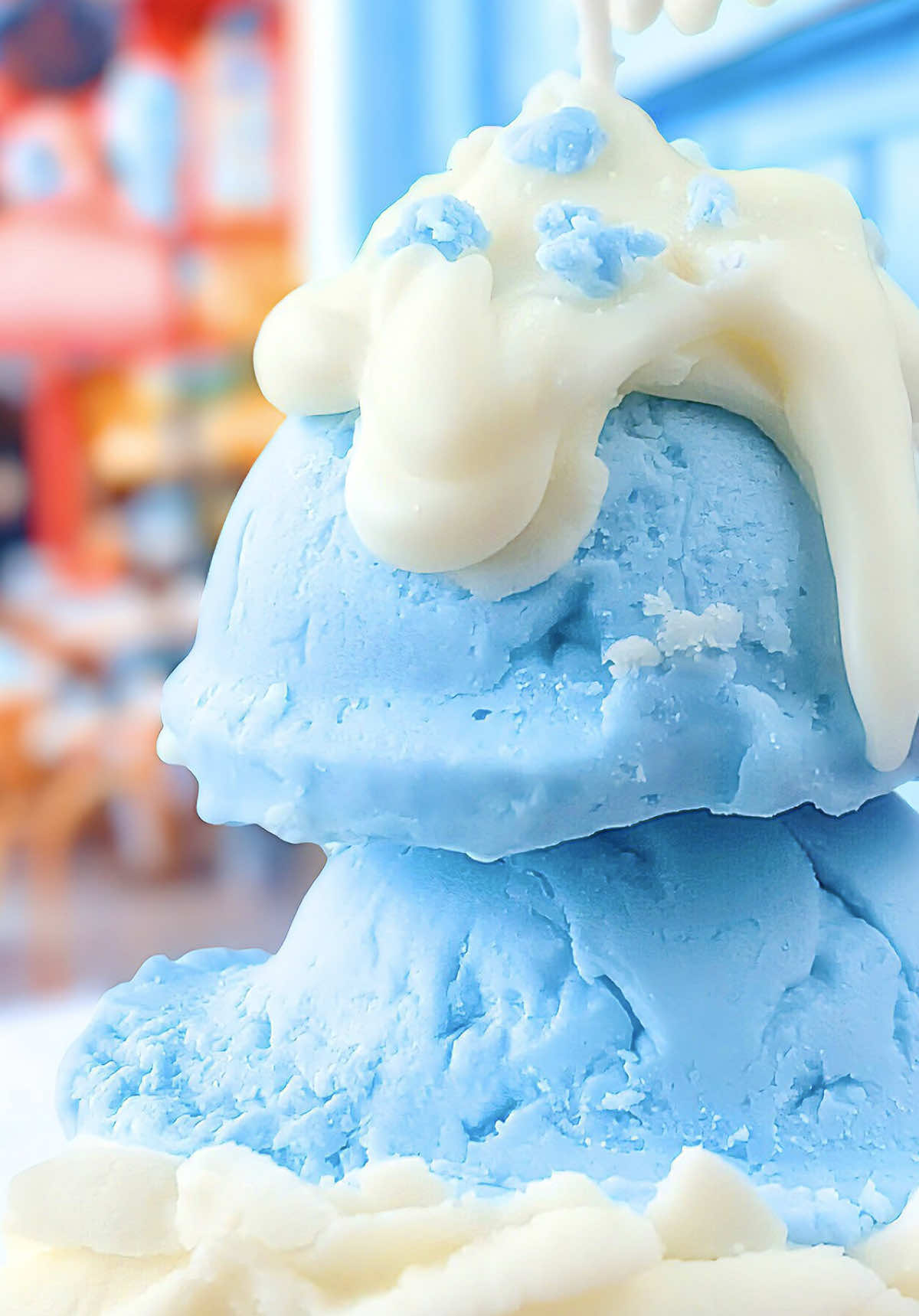 QUER APRENDER A FAZER A VELA QUE PARECE SORVETE? 😋🍦 Dá pra acreditar que isso não é sobremesa, e sim uma vela artesanal? Assista ao vídeo e descubra como fazer essa delícia criativa de forma simples e rápida! 😉🌟 👇 E aí, você acenderia ou deixaria só de enfeite? Conta aqui nos comentários! 💬💜 📲 Chama a gente no WhatsApp: (11) 98717‑0166 e adquira seus materiais, e já comece a praticar! 🛍️✨ #imperiodasessencias #velasartesanais #velasaromaticas #velas #fyp 