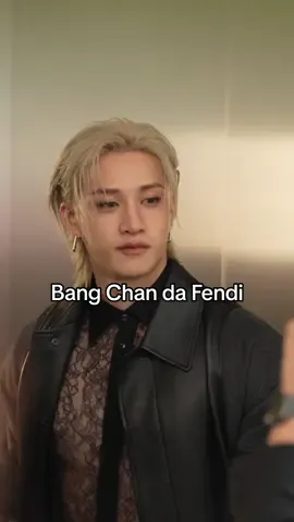 #bangchan alla sfilata primavera estate 2026 di @Fendi 💛 Vi piace? #cosmopolitan #mfw #fendi 