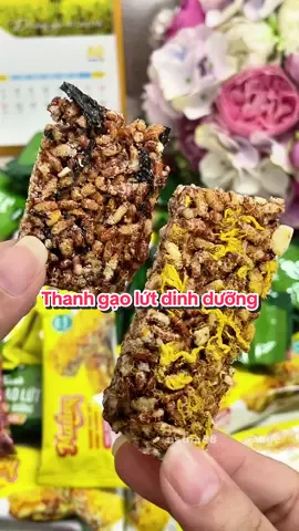 Ăn giòn, ngon, không có ngán. Tui thích ăn vị chà bông nha #uyensam88 #thanhgaolut #thanhgaolutchabong #doanvat #healthy 