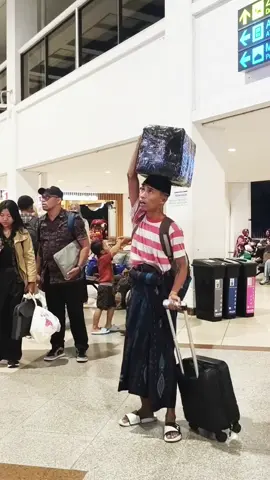 Kepontianak lagi ges 😂😂😂  #syamdealova #videolucu  #komedikocak 