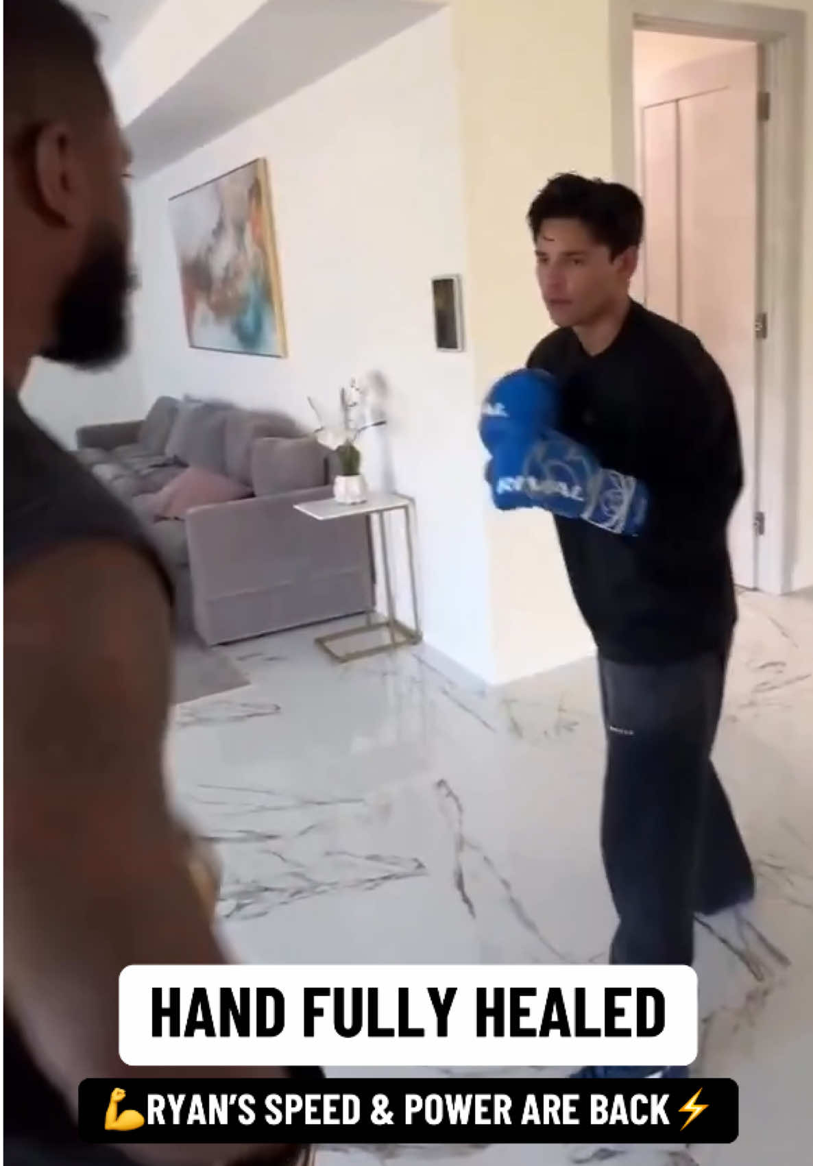 Ryan Garcia is back hitting the mitts and looking as sharp as ever 😤🥊  #ryangarcia #boxing #boxingtraining #boxers 