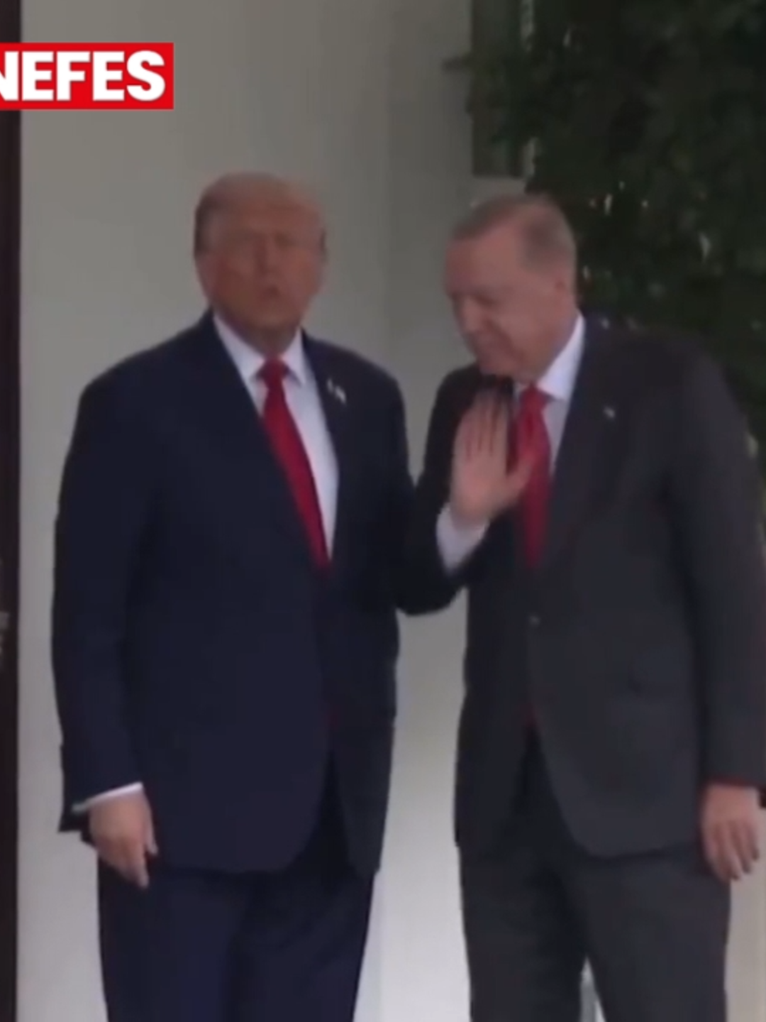 Donald Trump, Cumhurbaşkanı Erdoğan'ı kapıda karşıladı.