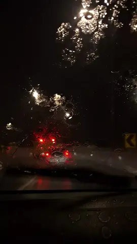 bandung + hujan + lagu galau = nangis #fyp #titiknadir #kahitna #sadvibes #galau 